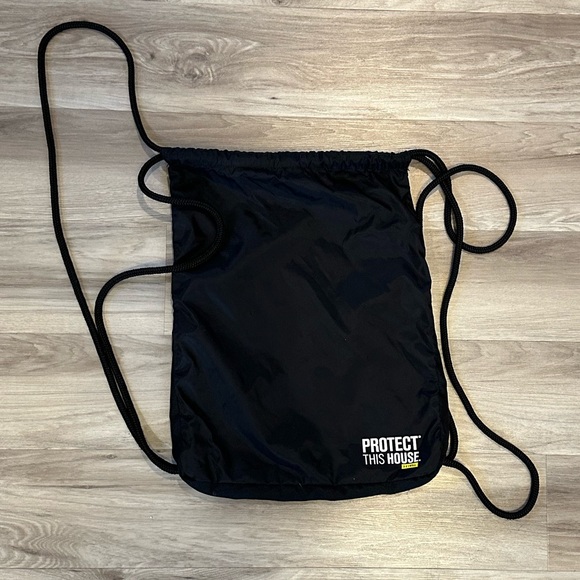 Under Armour Black Sackpack - Picture 2 of 4